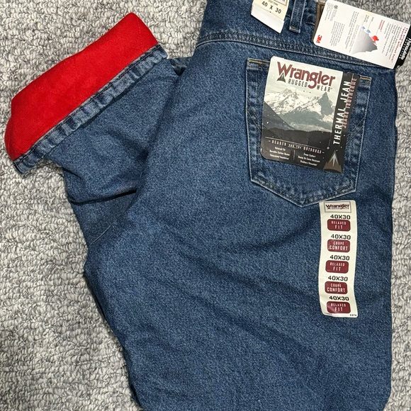 Wrangler Thermal Jean - Picture 3 of 4